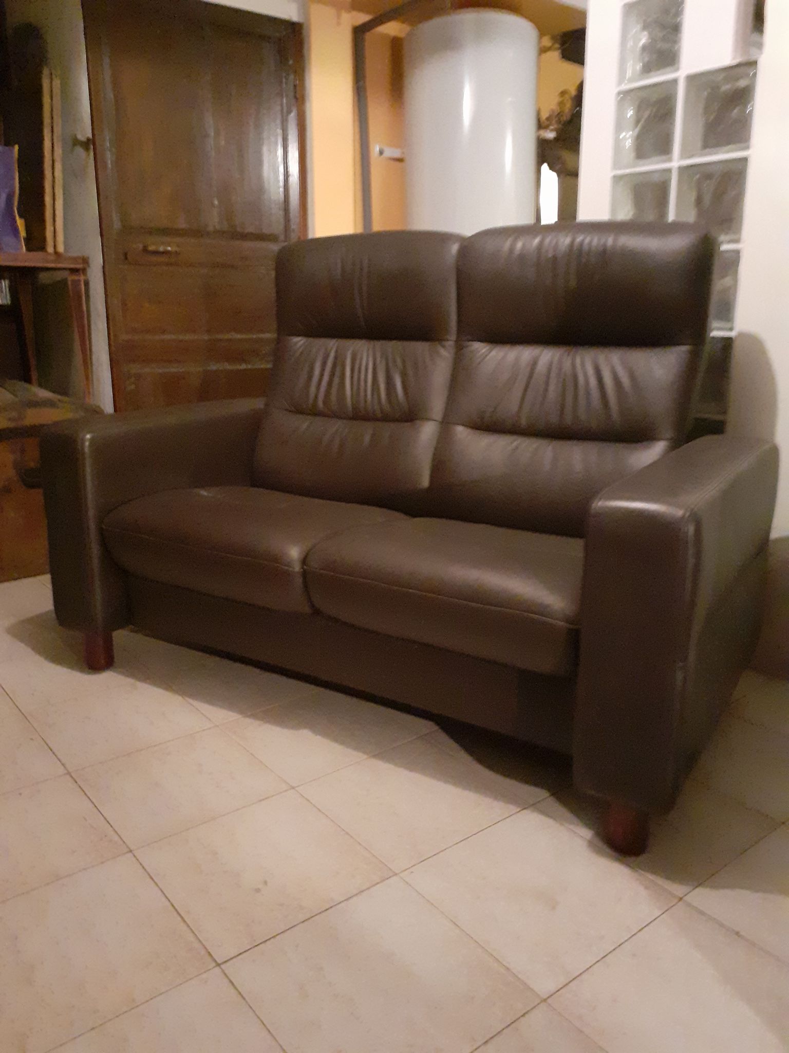 Sofa 2 places Stressless seat ultra comfort, leather Noblesse-Brown, sofa of high quality.