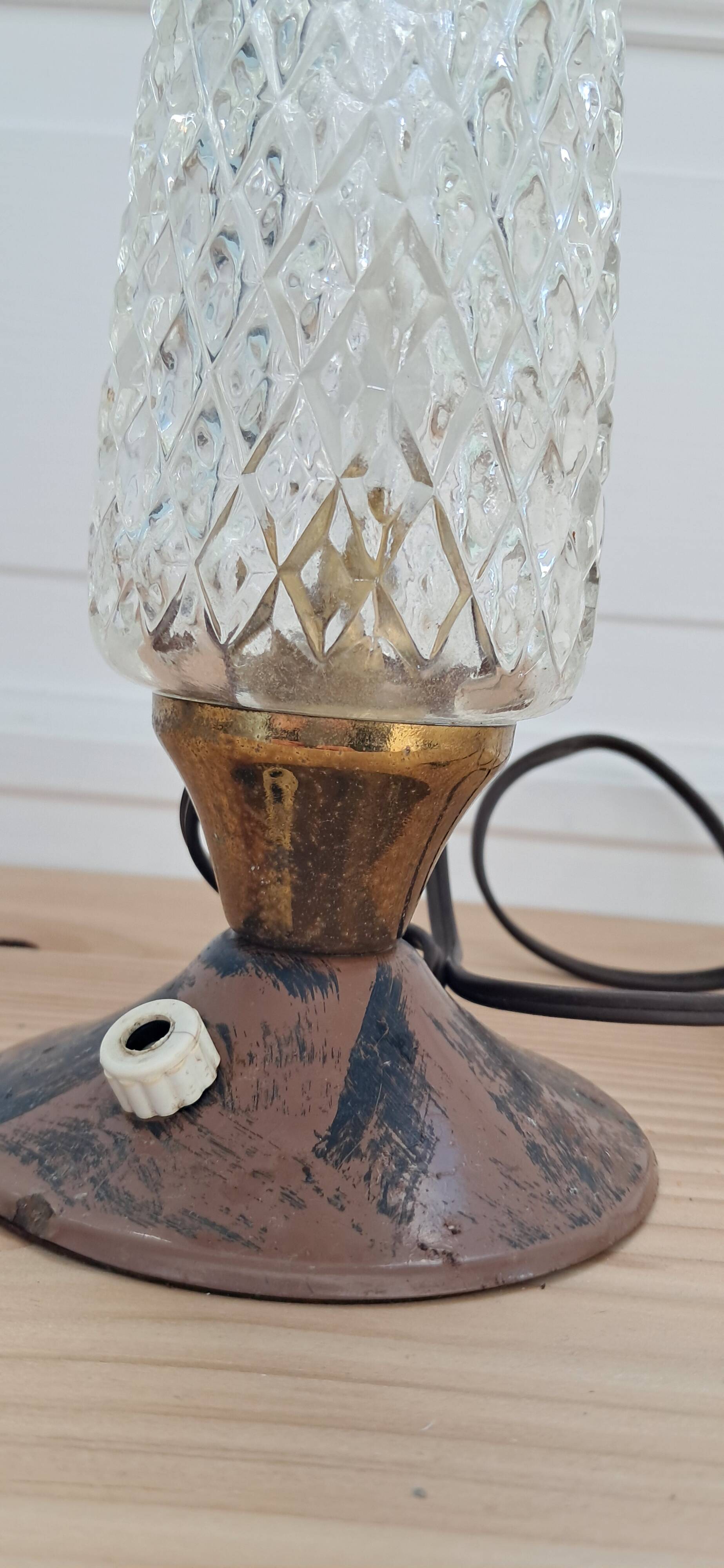 Lampe en verre texturé et métal. Année 60-70