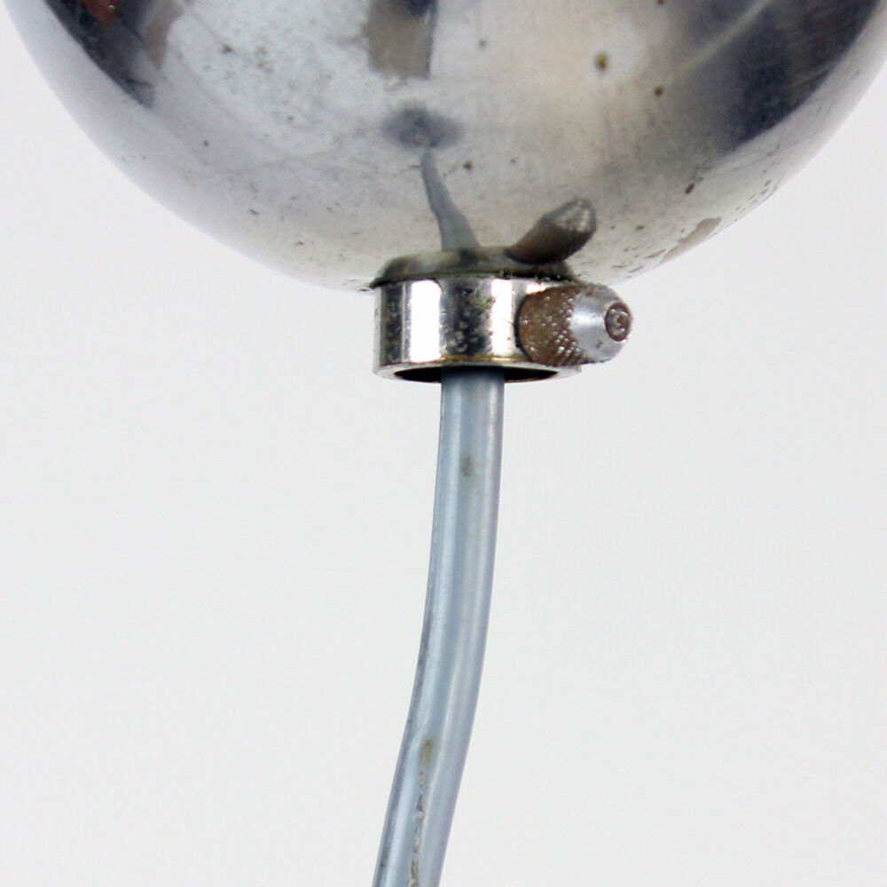 Suspension de l'ère Brussel en combinaison noir et blanc, Tchécoslovaquie années 1960