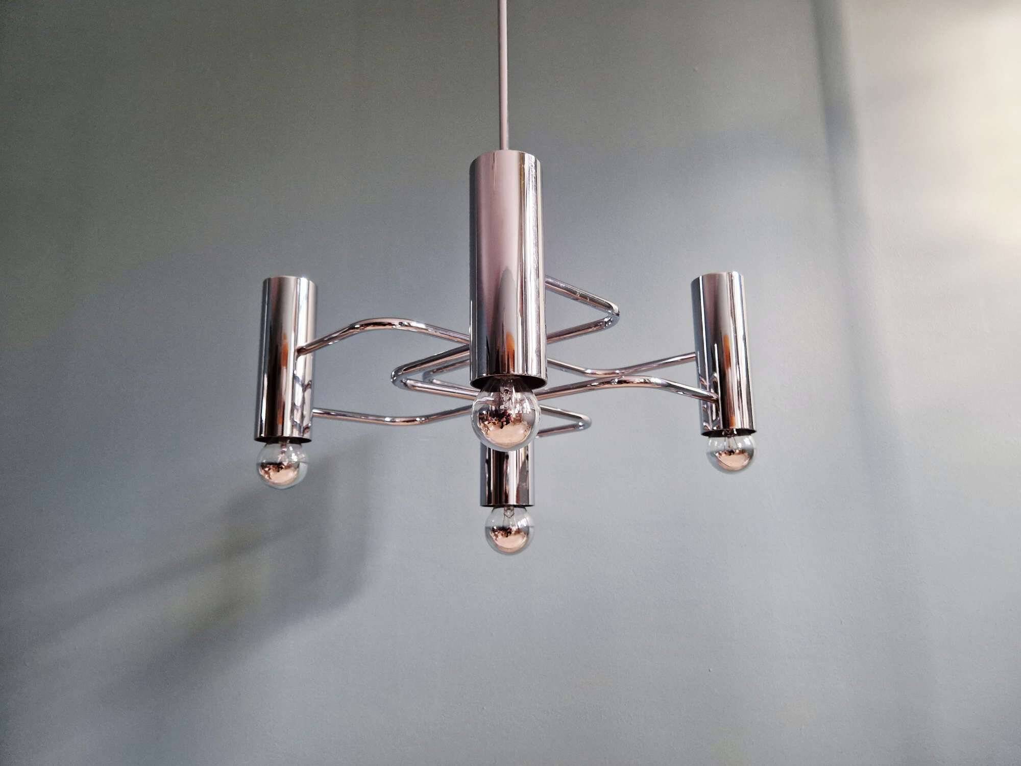 Geometric chandelier in chrome metal, design by Gaetano Sciolari, 1970.