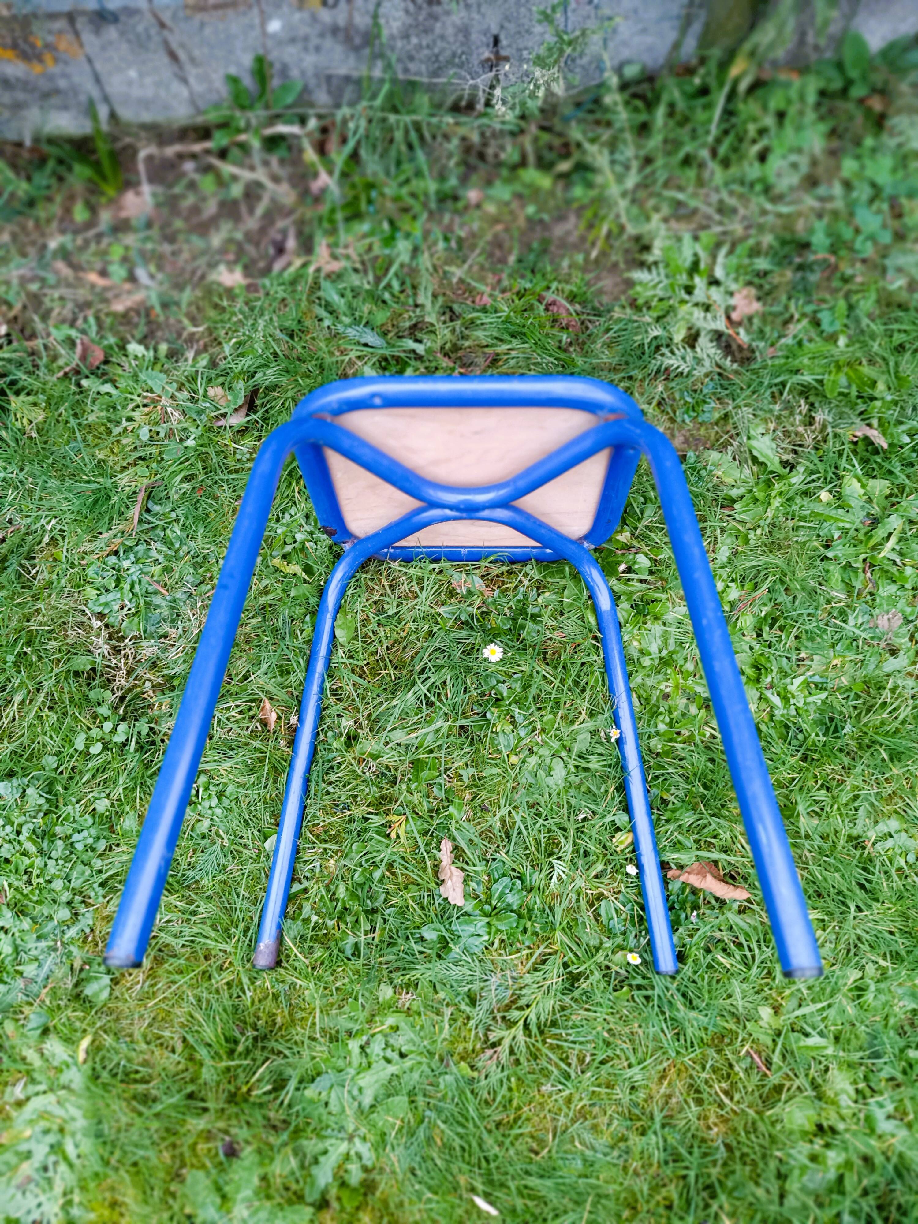 Low industrial stool