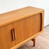 Buffet scandinave Johannes Andersen modèle 240 en chêne, Danemark