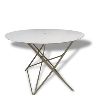 Table old round metal folding