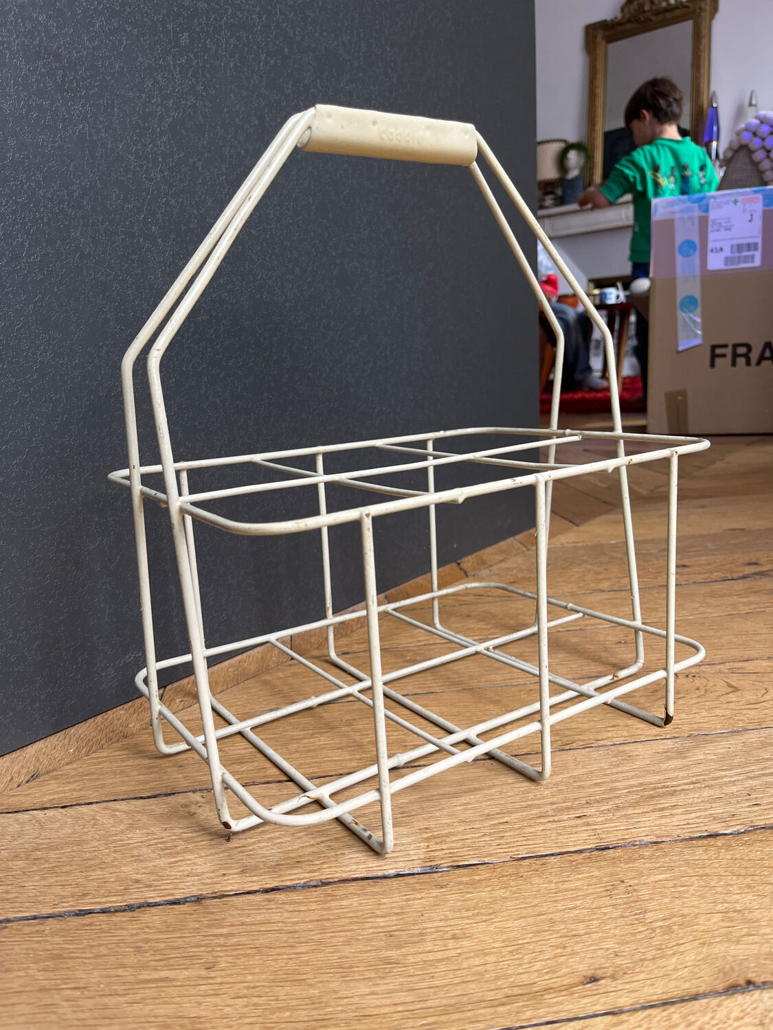 Shopping cart bottle basket