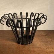 Mid-century Provence cache pot in flat iron XL 1960