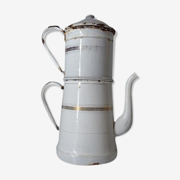 Cafetière émaillée parisienne de couleur blanche