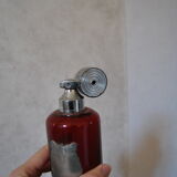 Ensemble de flacon pour salle de bain verre rouge et étain mid-century