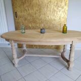Extendable oval table in renovated solid oak
