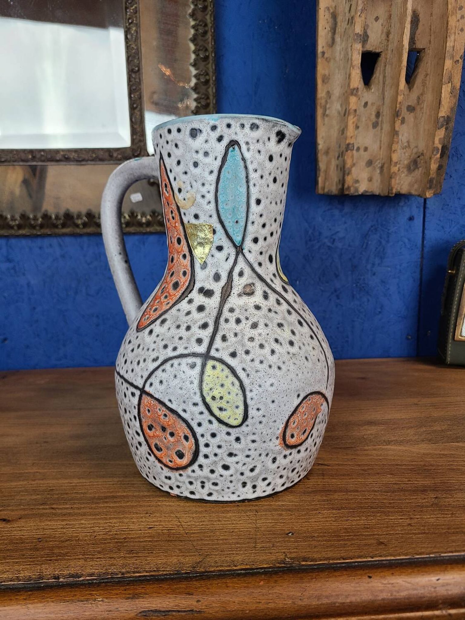 Pichet d'art de hyèvre signé émaux polychrome