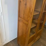 Small old Parisian showcase