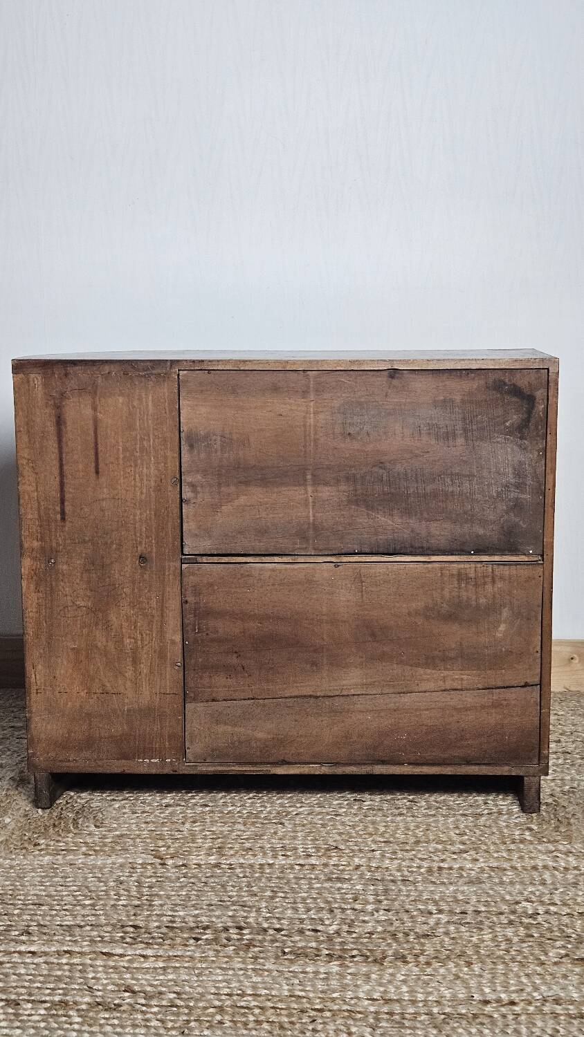 Low walnut Art Deco furniture