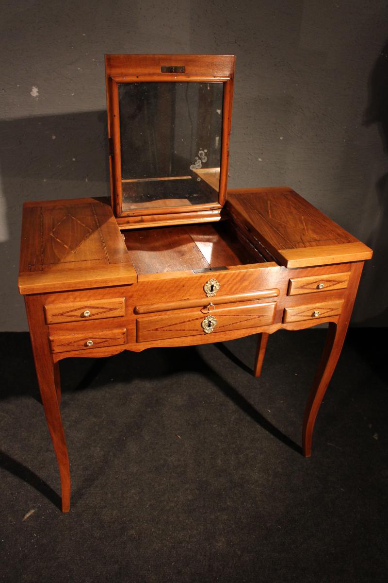 18th century hairdresser