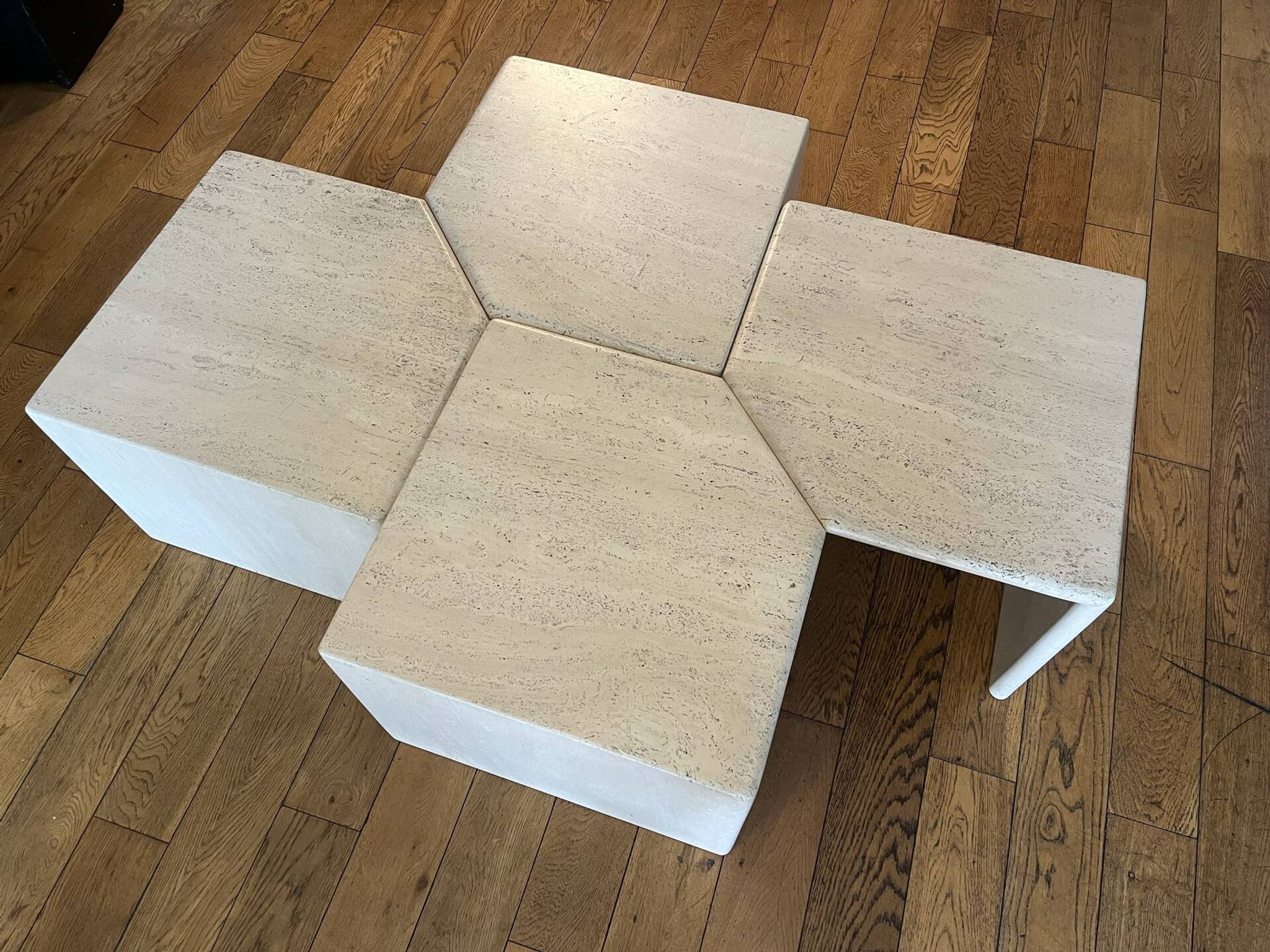 Table basse modulable en travertin 4 éléments