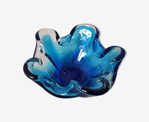 Bol en verre bleu fait à la main