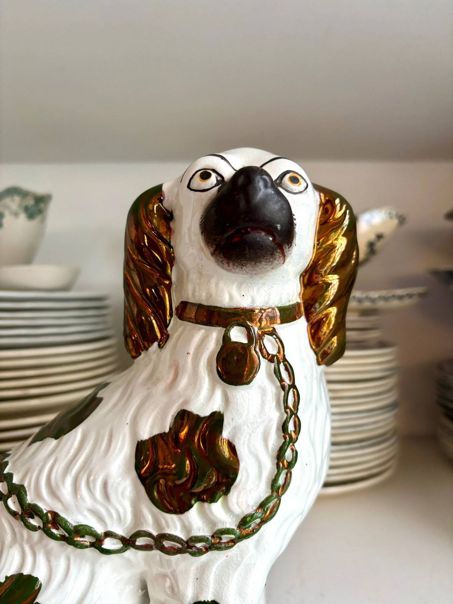 Chien, cavalier king charles en faïence staffordshire n°6, vers 1860