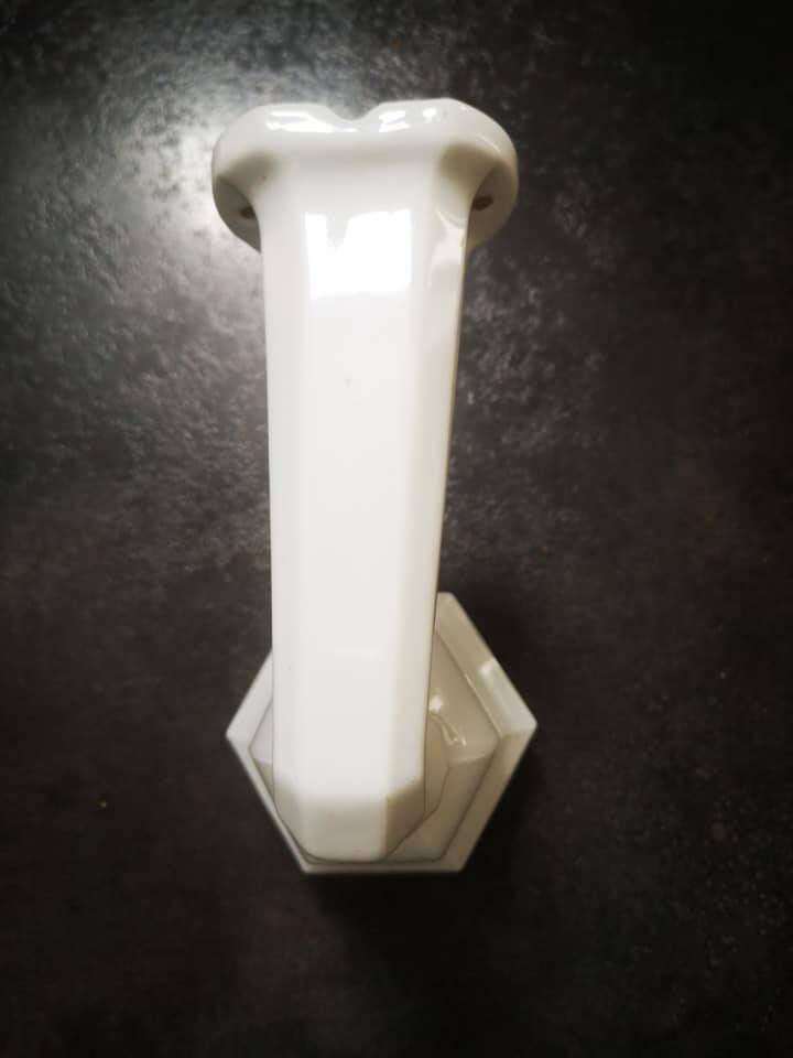 Wall lamp old white porcelain Art Deco 1930 tulip opaline glass