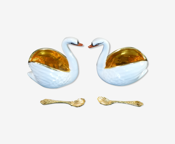 Paire de salerons en porcelaine de Limoges les cygnes blancs