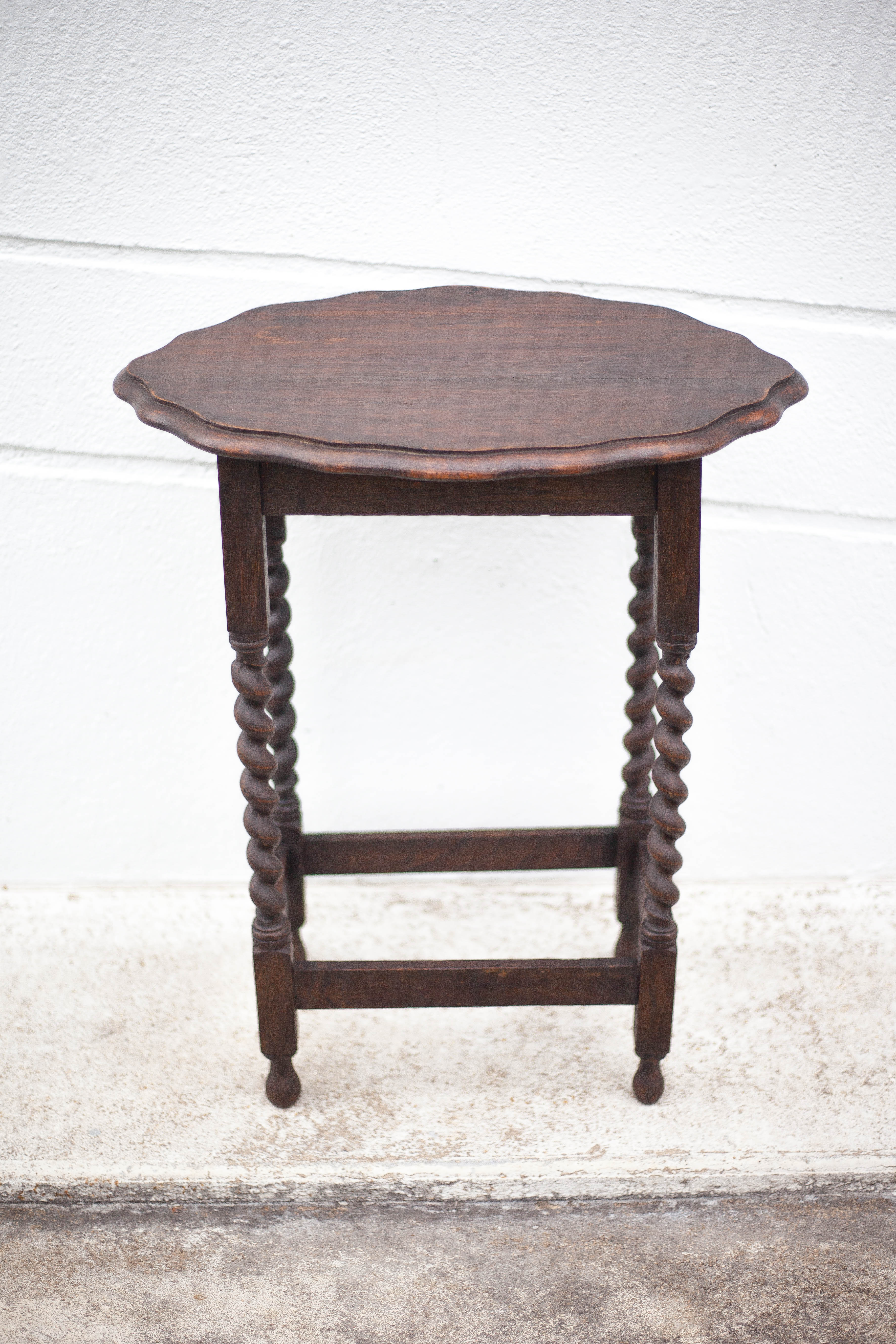 Table bois pieds tournés, table console bois, table ovale, sellette, porte-plante