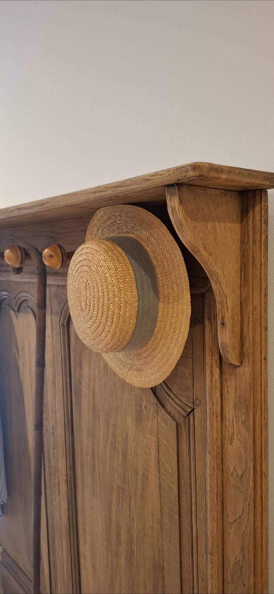 Portemanteau et parapluie ancien, rénové