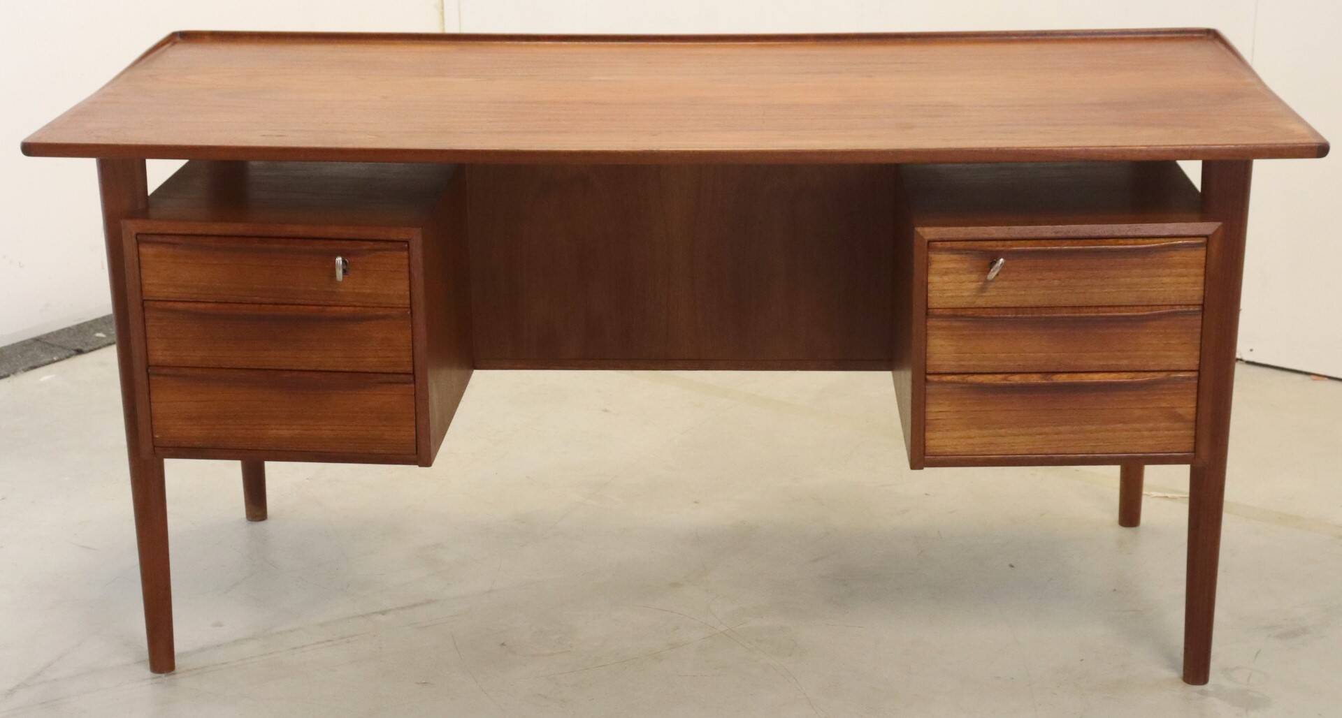 Peter Løvig Nielsen pour le bureau "Vemb" de Hedensted Møbelfabrik