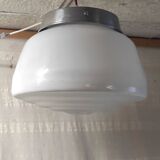 Plafonnier XXL style industriel globe opaline - mid. XXème