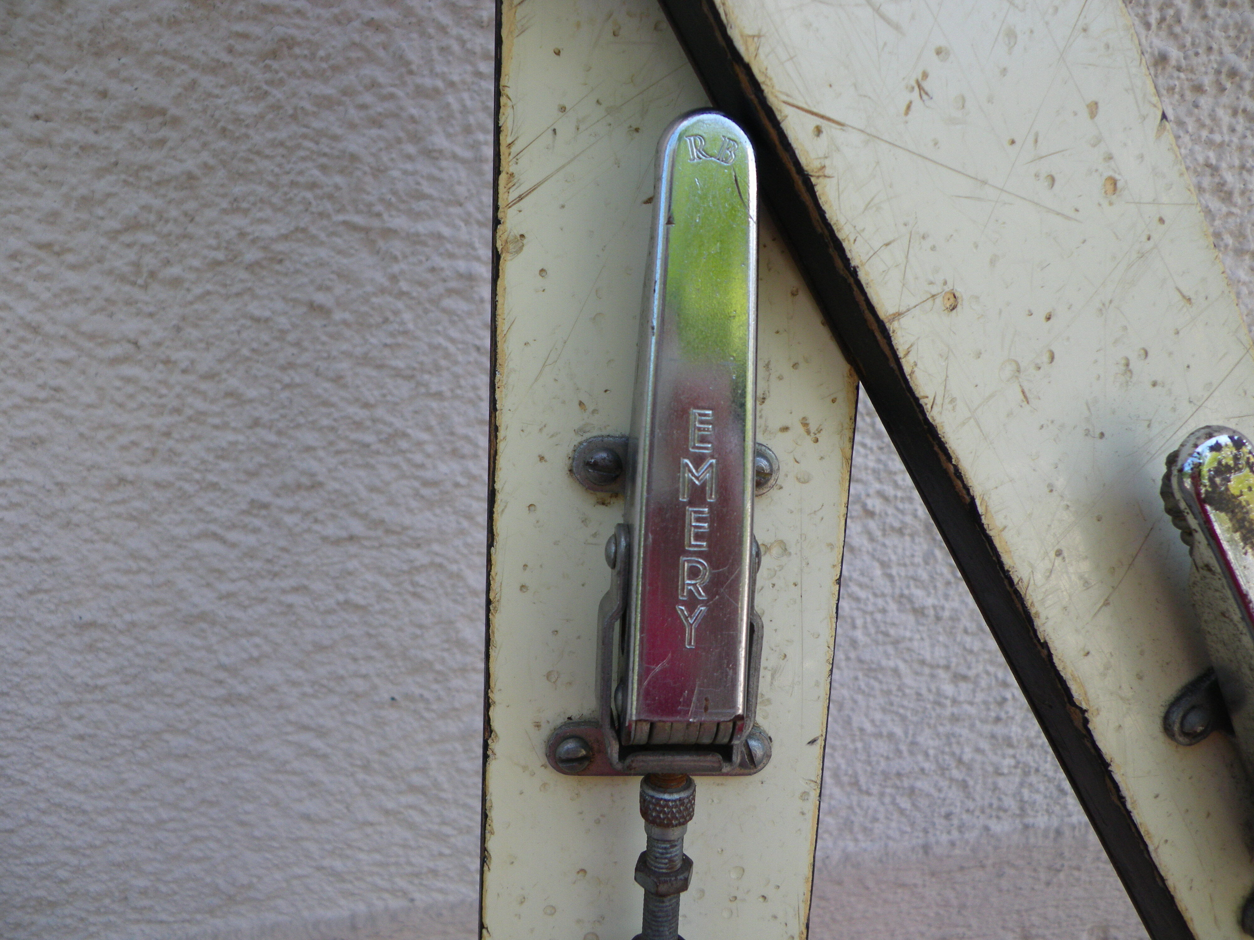 Vintage pair of wooden skis from the 1960s - Cabanon