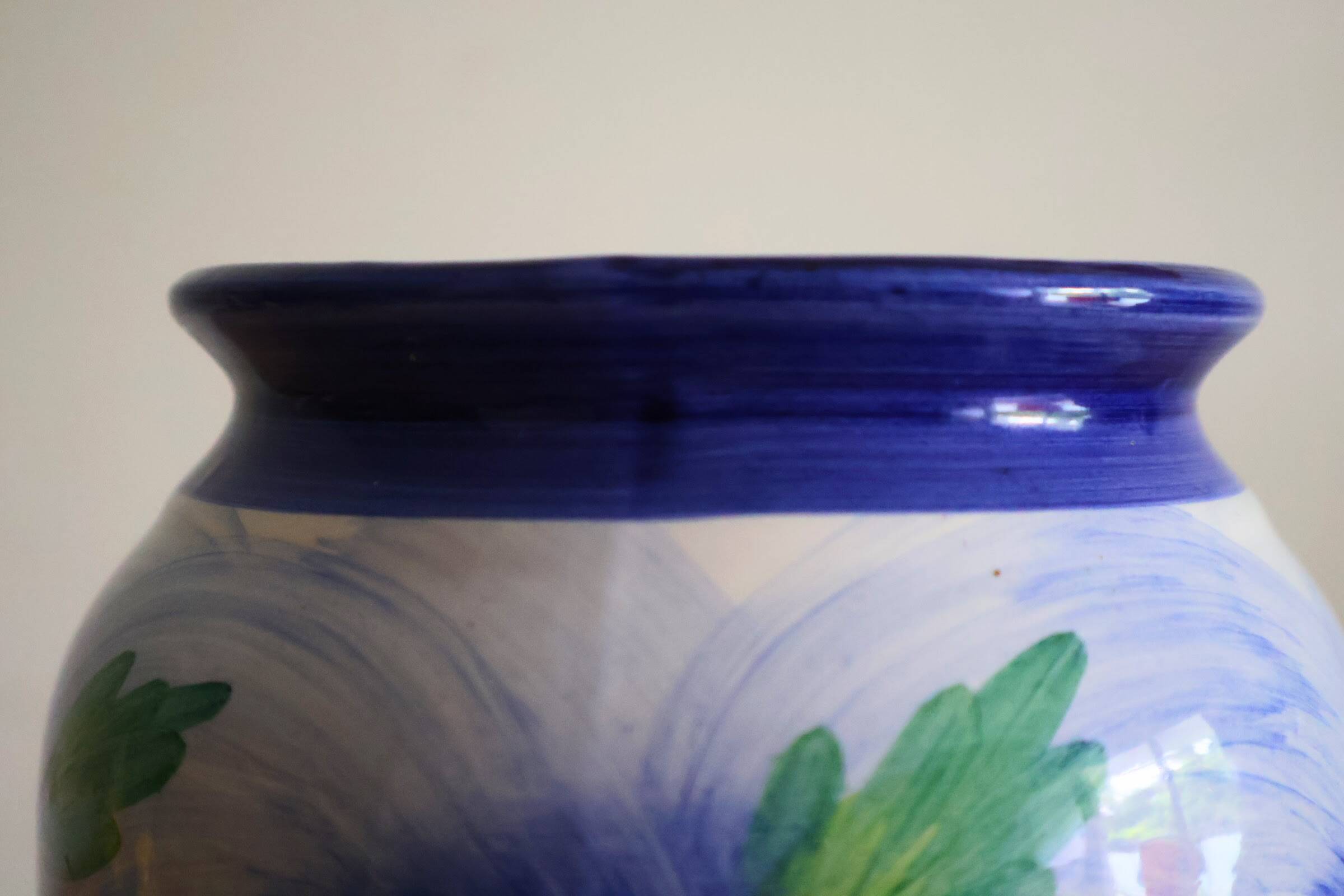 Vase à fleurs en céramique décor floral