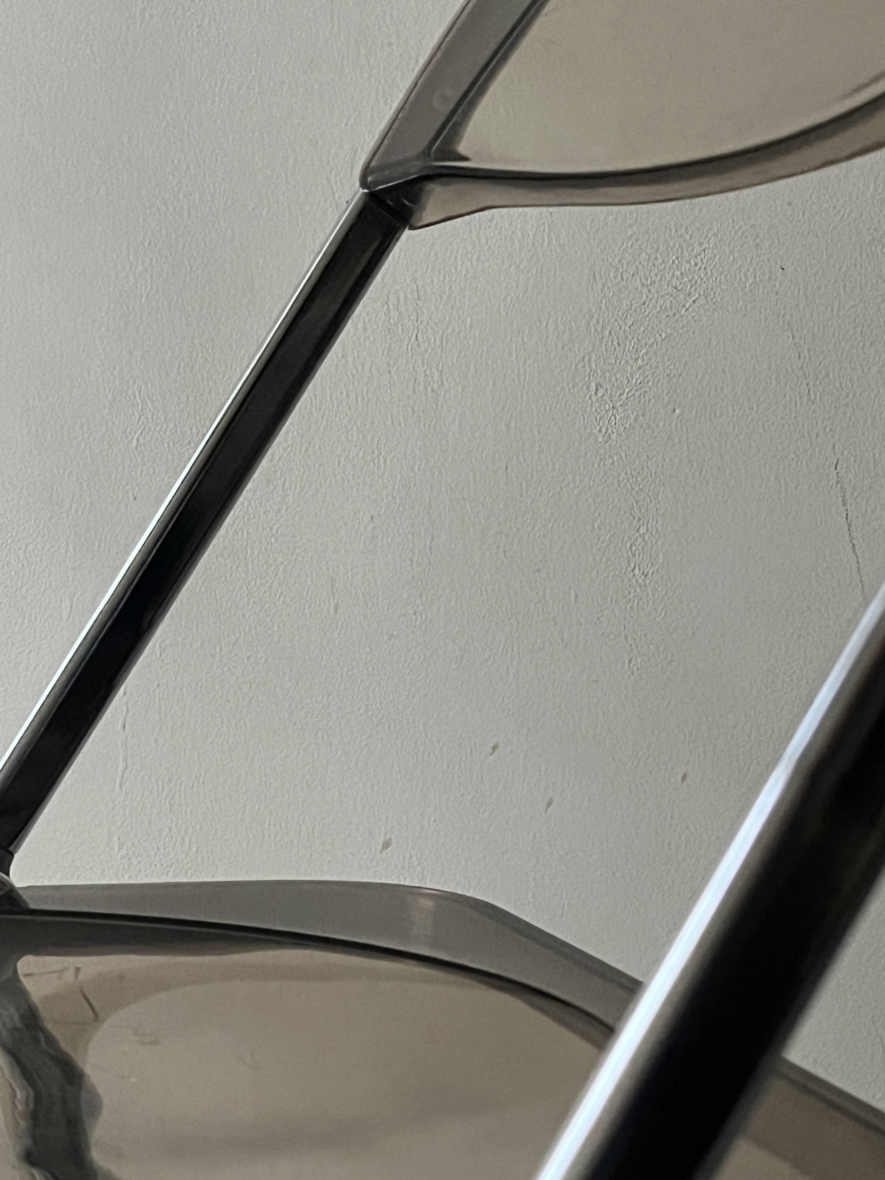 Chaise pliante en plexiglas et chrome, modele Plia de Giancarlo Piretti éd.Castelli, design 70