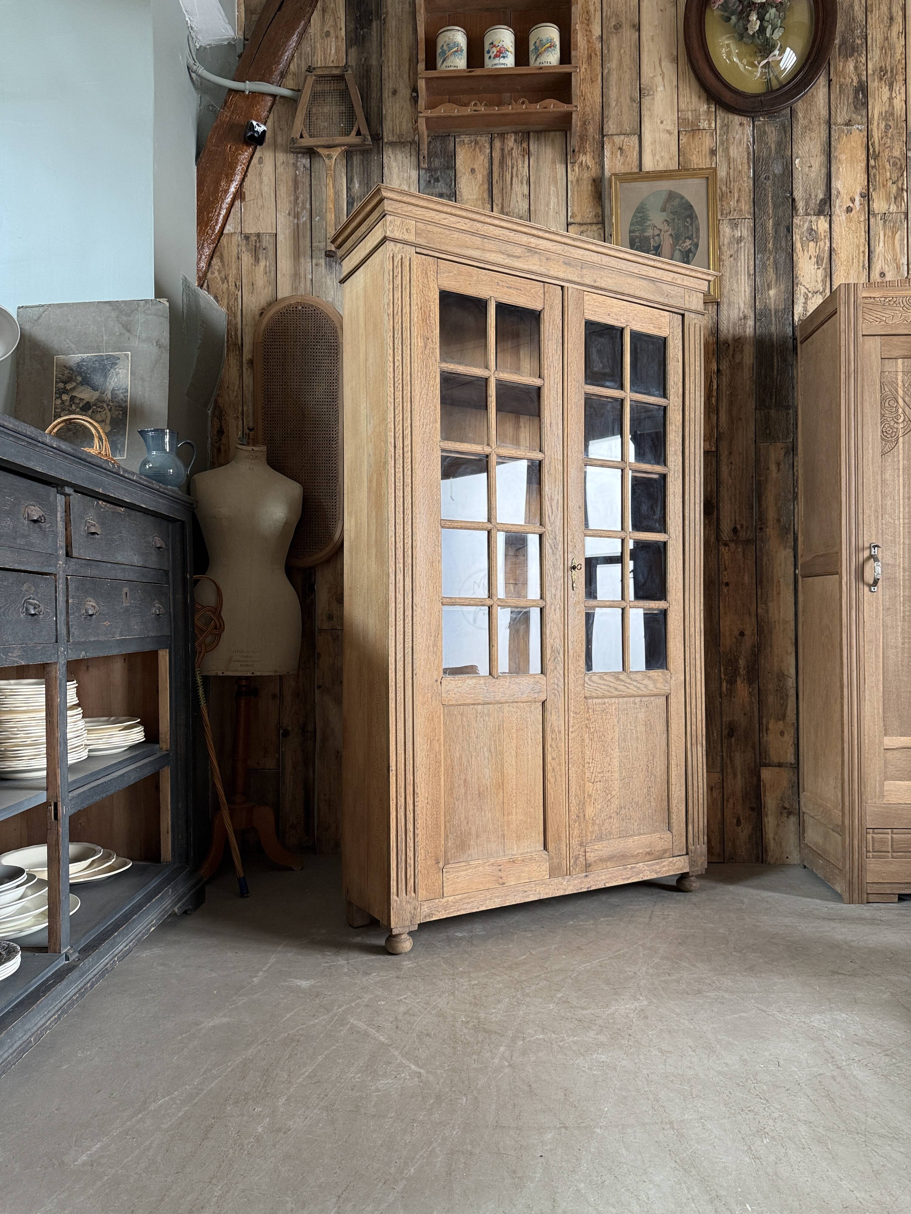 Antique oak display cabinet (renovated)