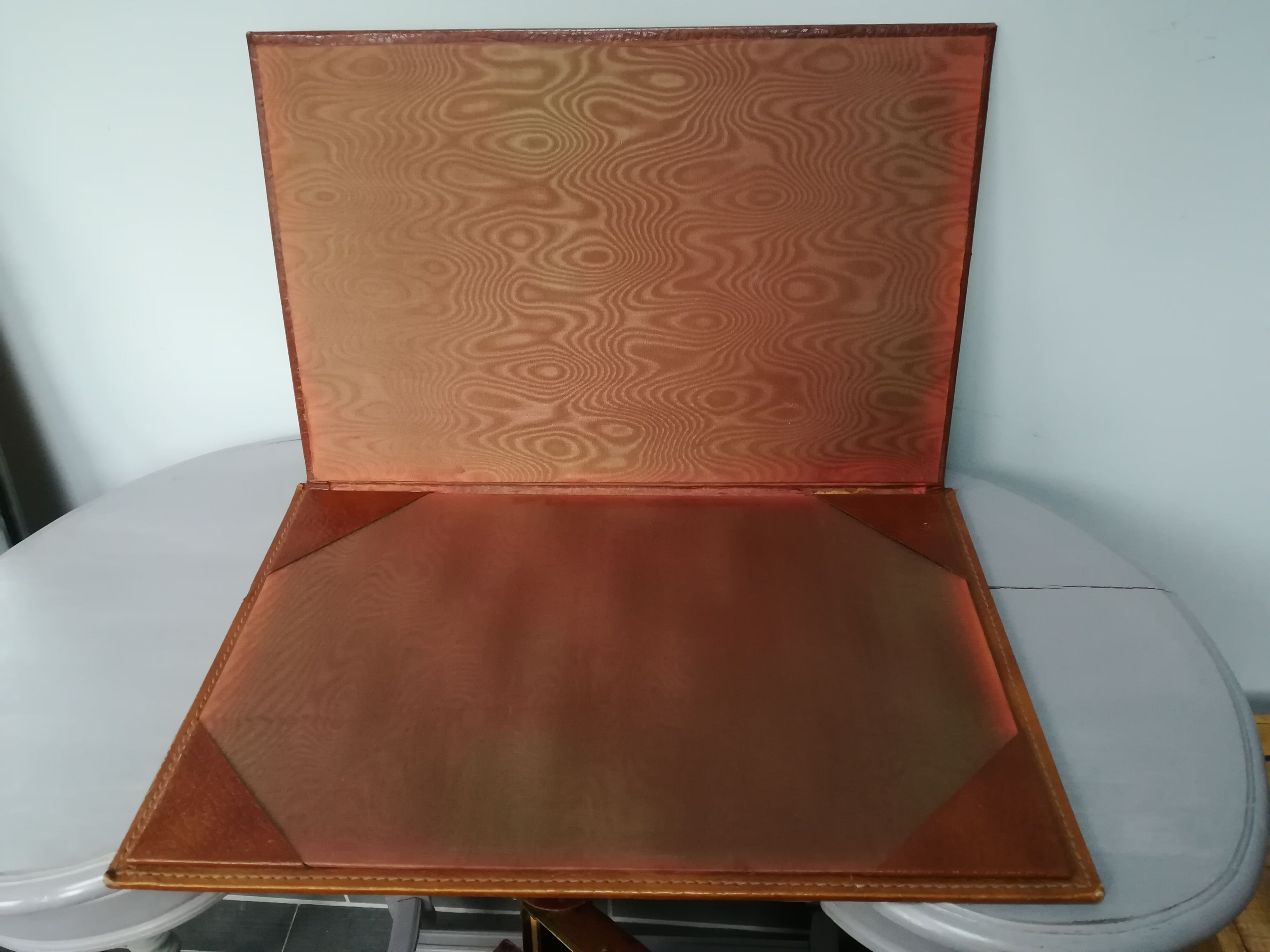 Leather desk pad