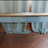 Farm table