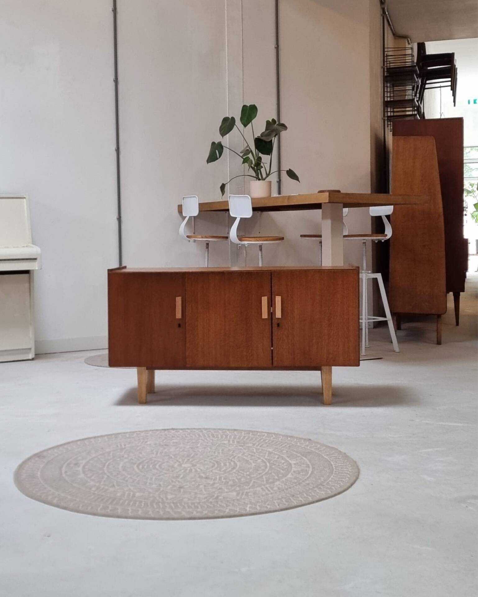 Mid-century buffet