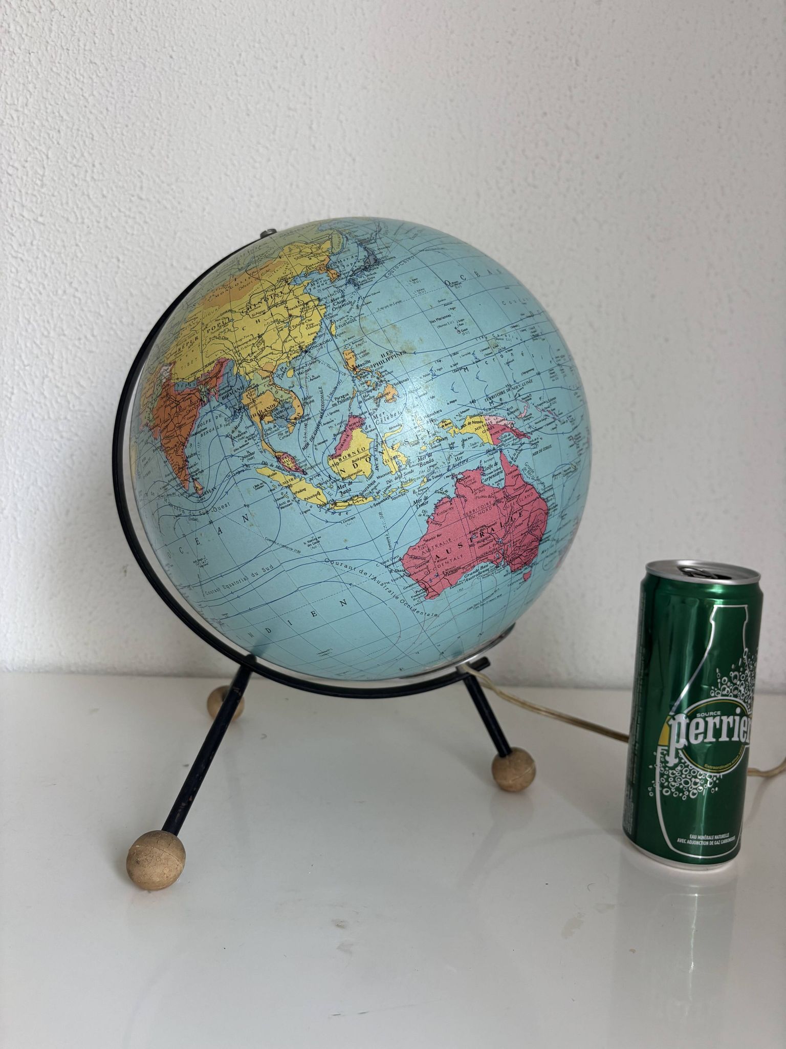 Vintage globe 1962 terrestrial world map glass tripod Taride - 32 cm