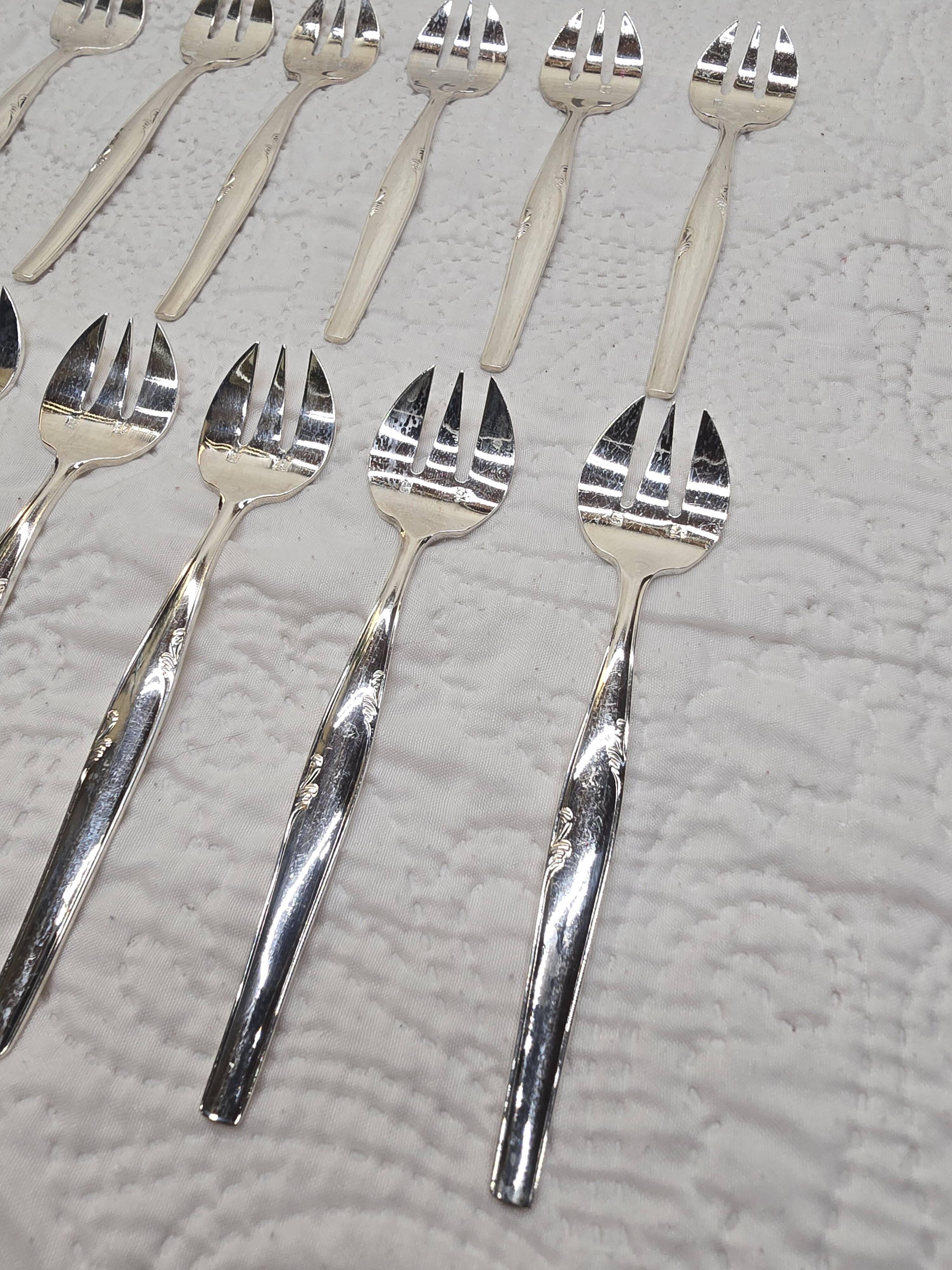 Set of 12 silver-plated dessert forks