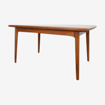 Table à manger danoise en teck du milieu du siècle par Svend Åge Madsen pour K. Knudsen, années 1960