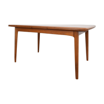 Table à manger danoise en teck du milieu du siècle par Svend Åge Madsen pour K. Knudsen, années 1960