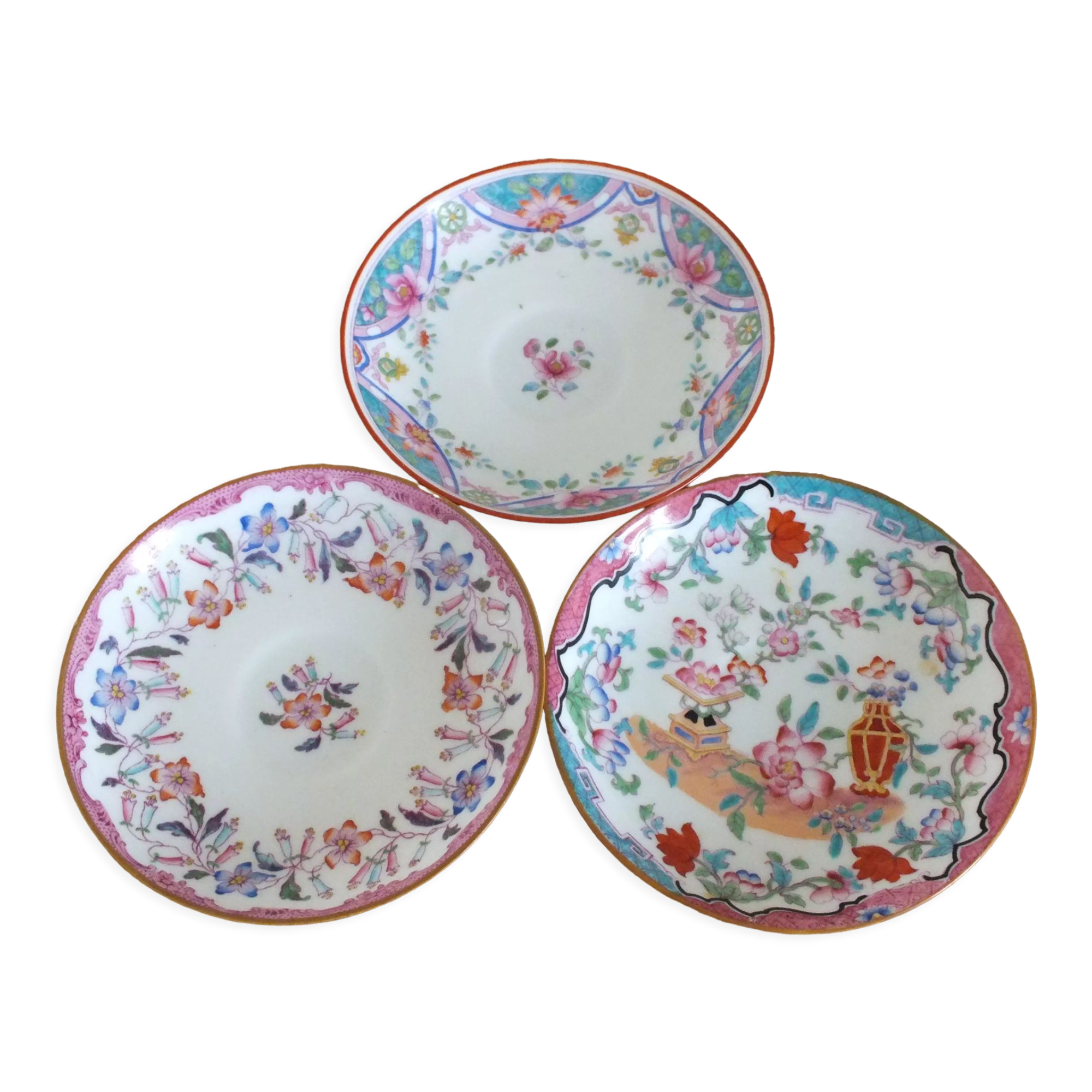 3 different saucers in English porcelain Minton