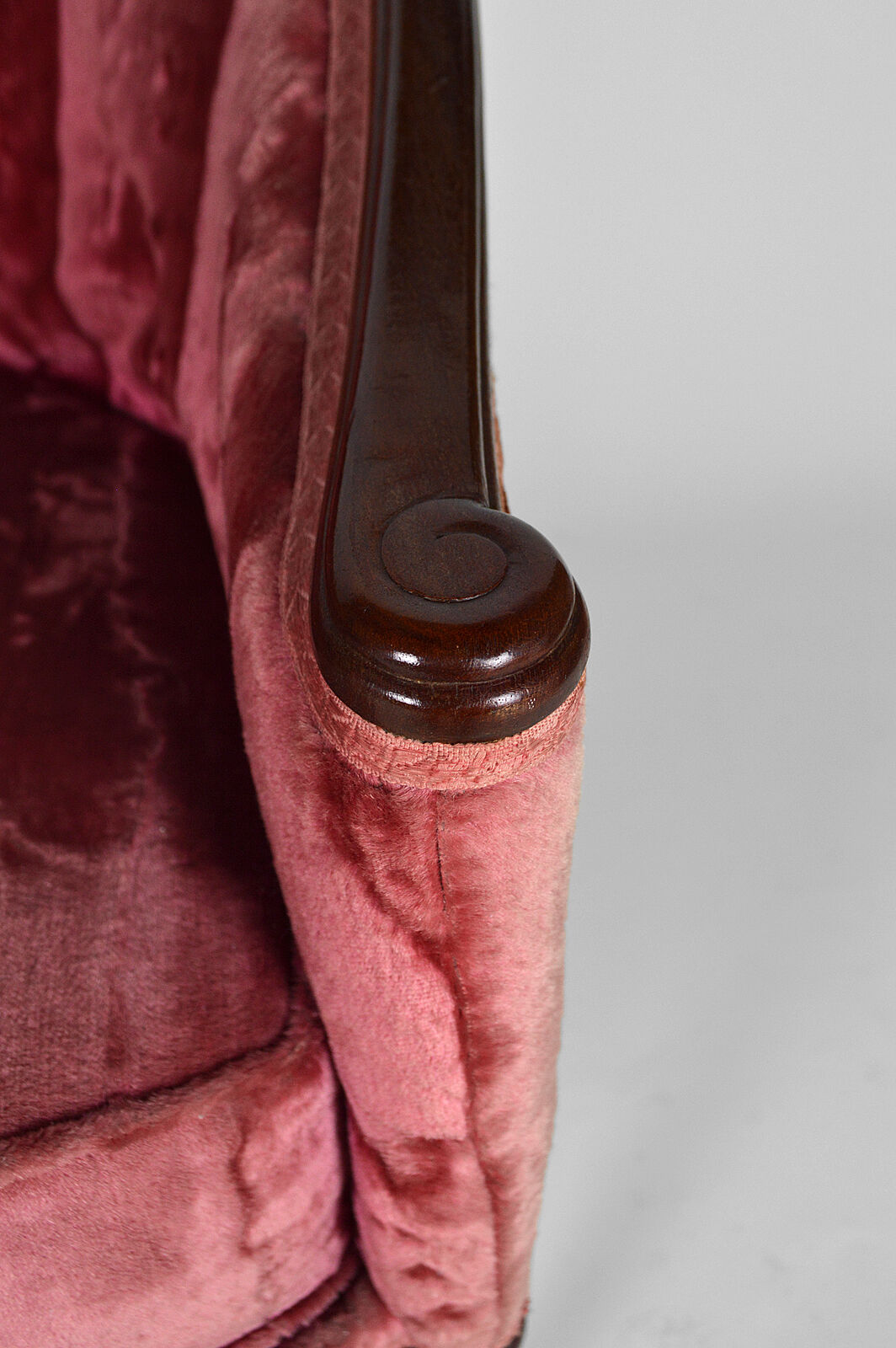 Art Deco Salon by Paul Follot in pink velvet, circa 1920