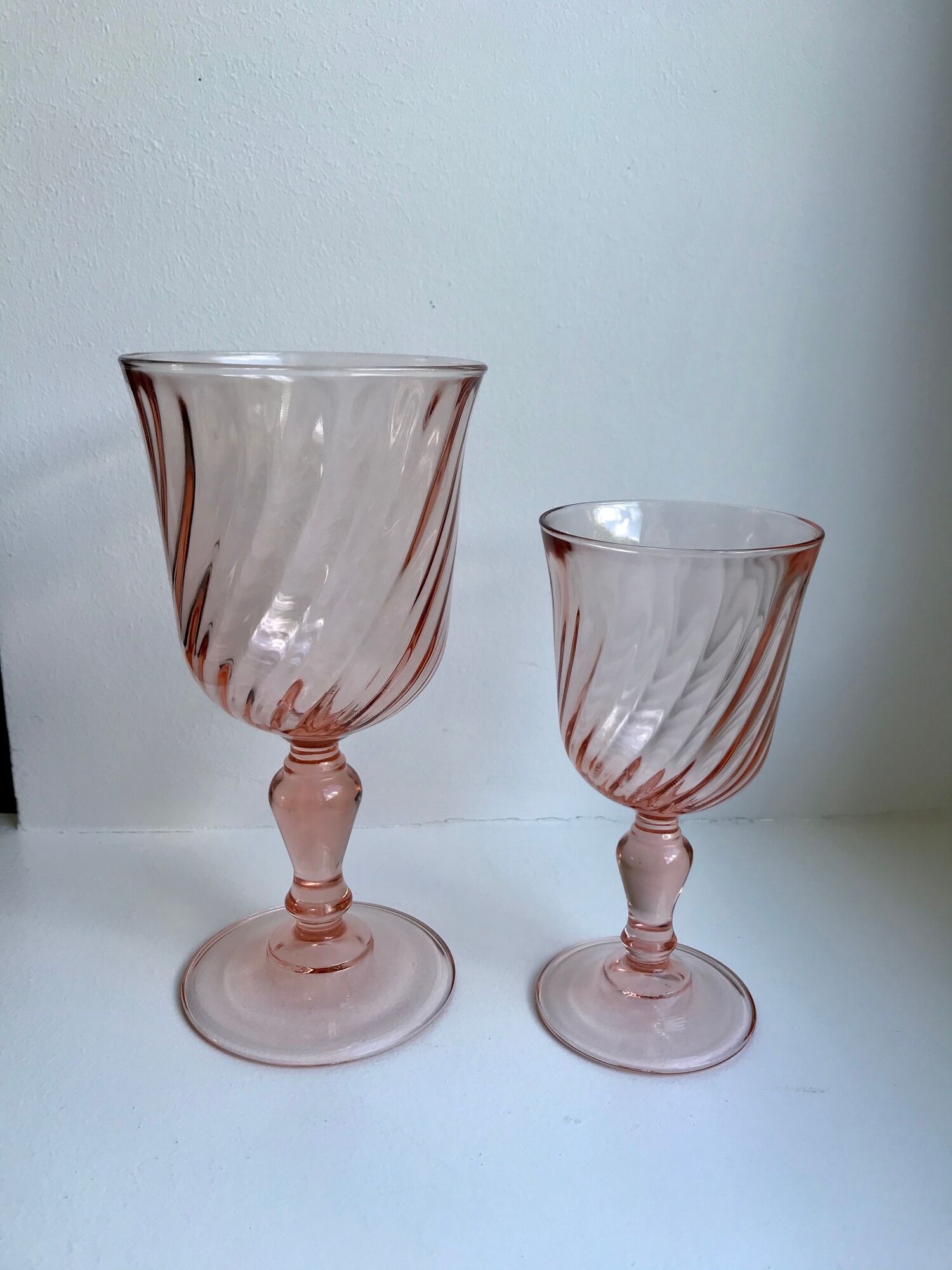 Set of 6 vintage Rosaline twisted pink glass wine glasses
