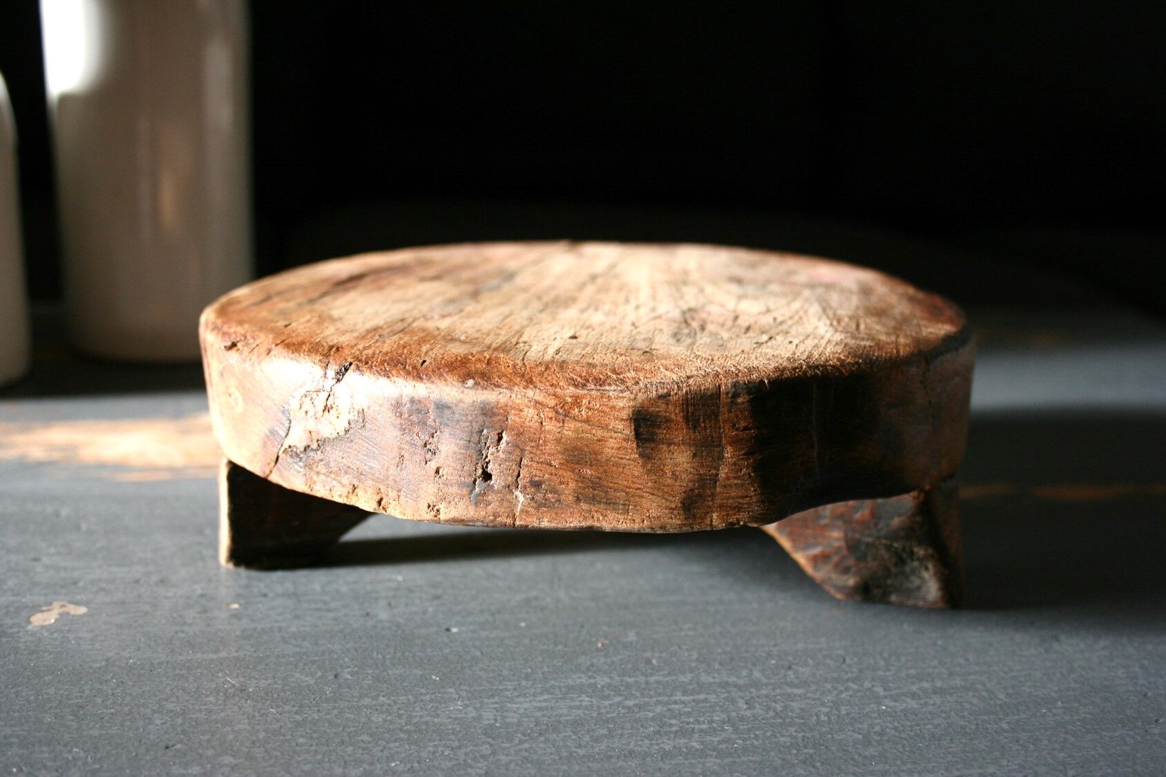 Brutalist cutting board, wooden decoration
