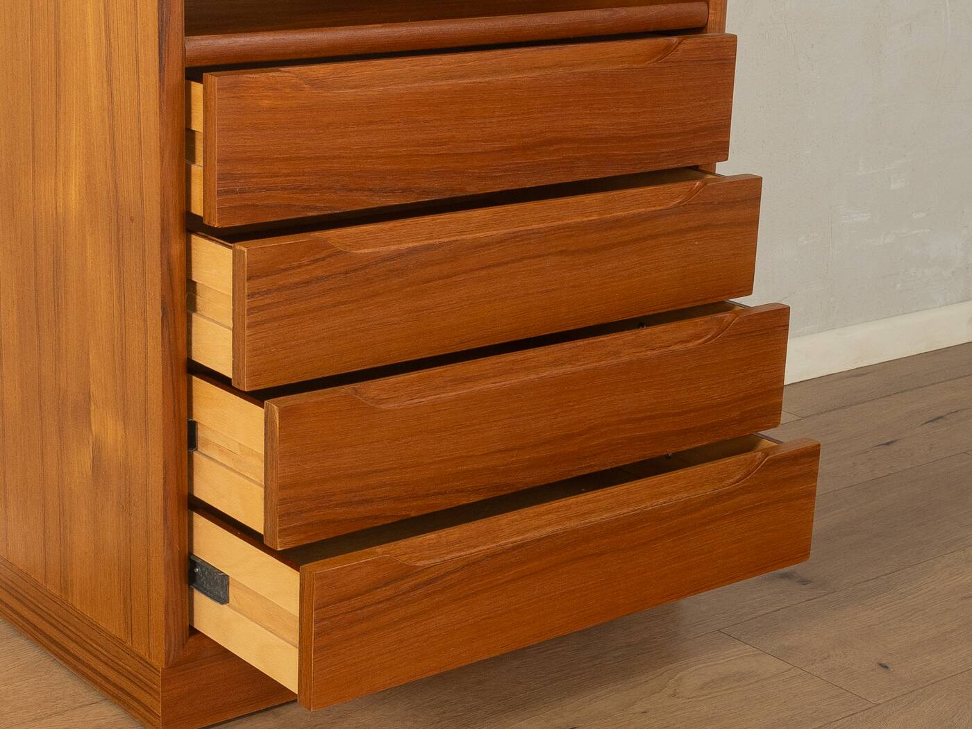 Elegant chest of drawers from the 1960s