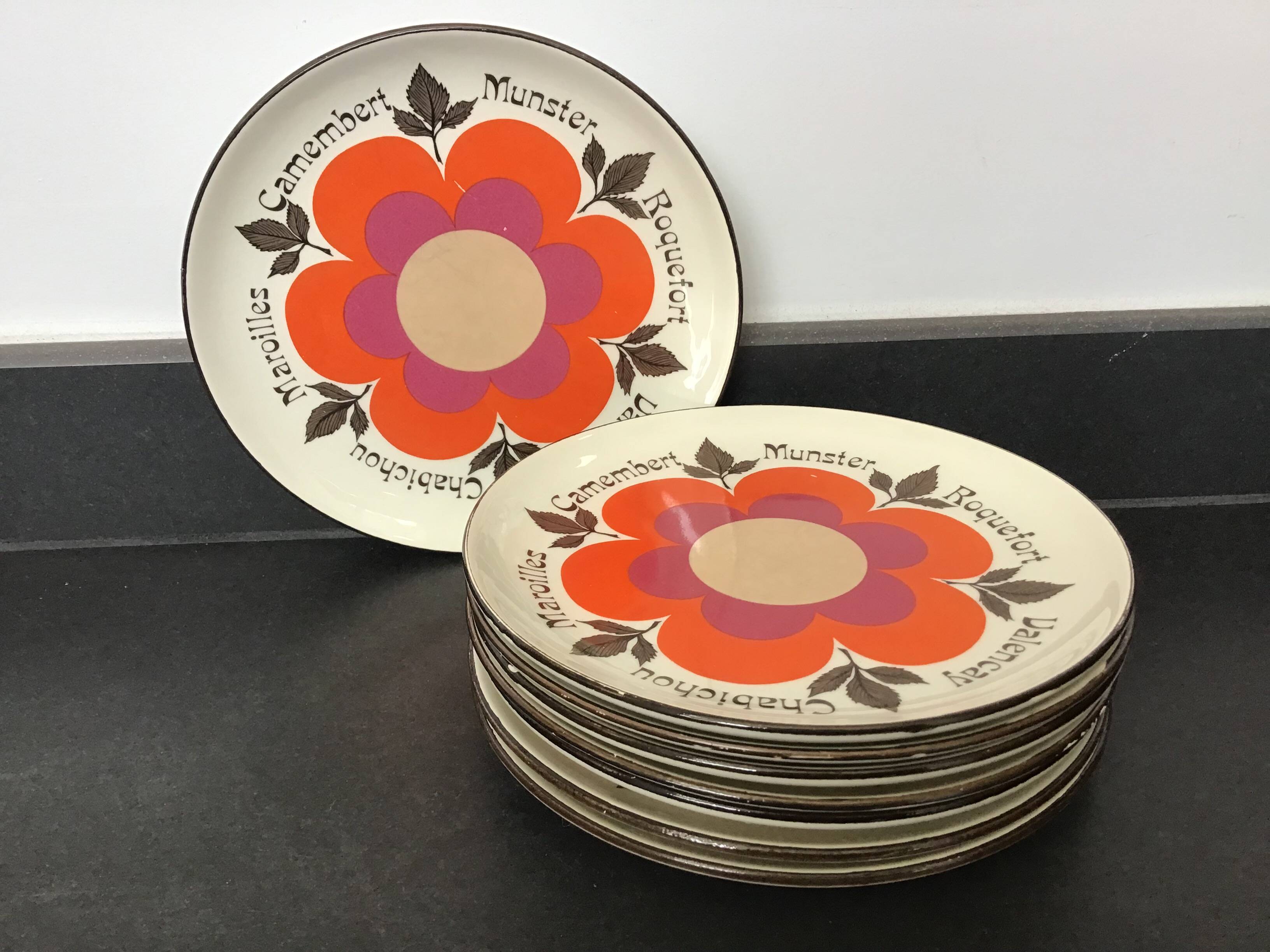8 assiettes à fromage Gien