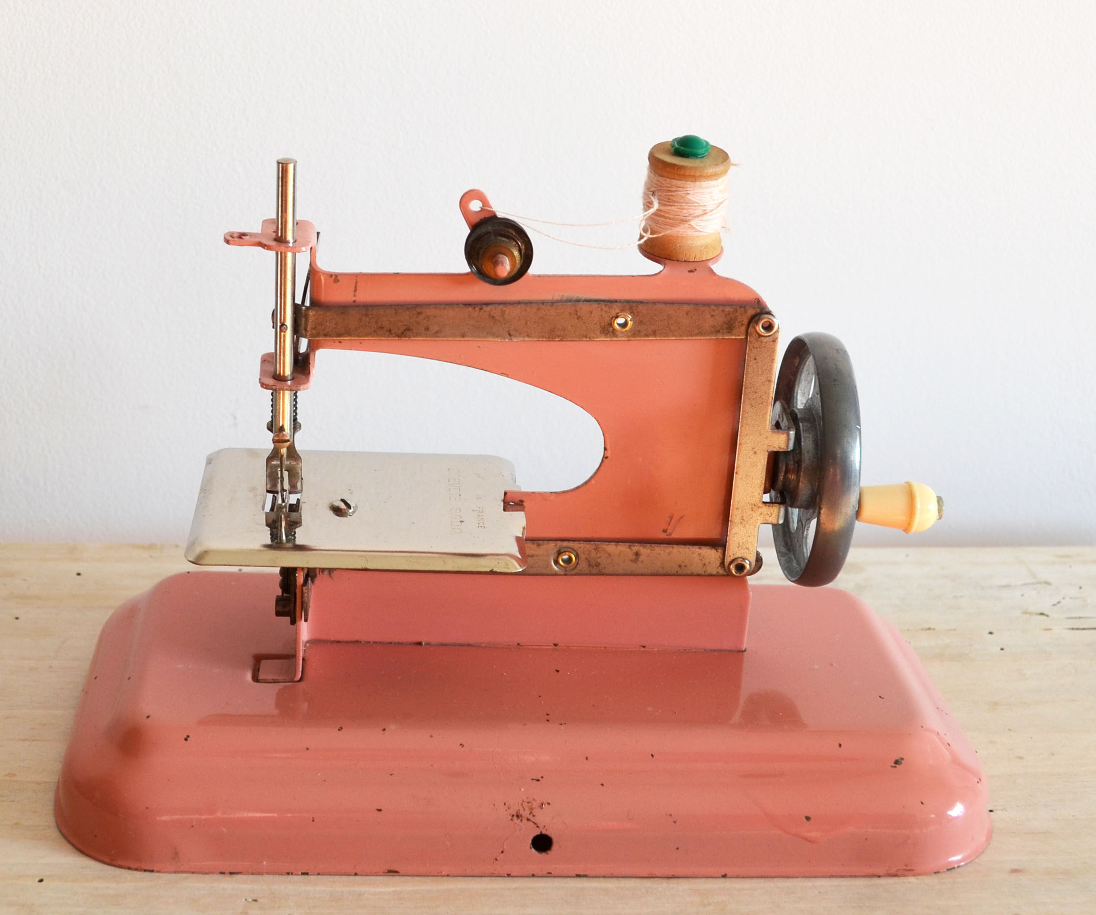 Machine à coudre et fer à repasser jouets enfant