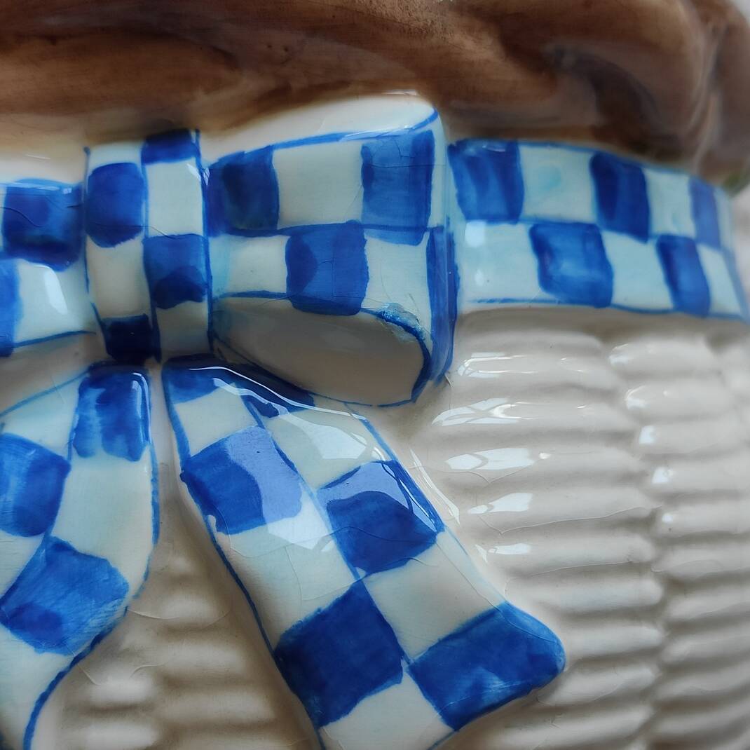 Slush pot basket of apples