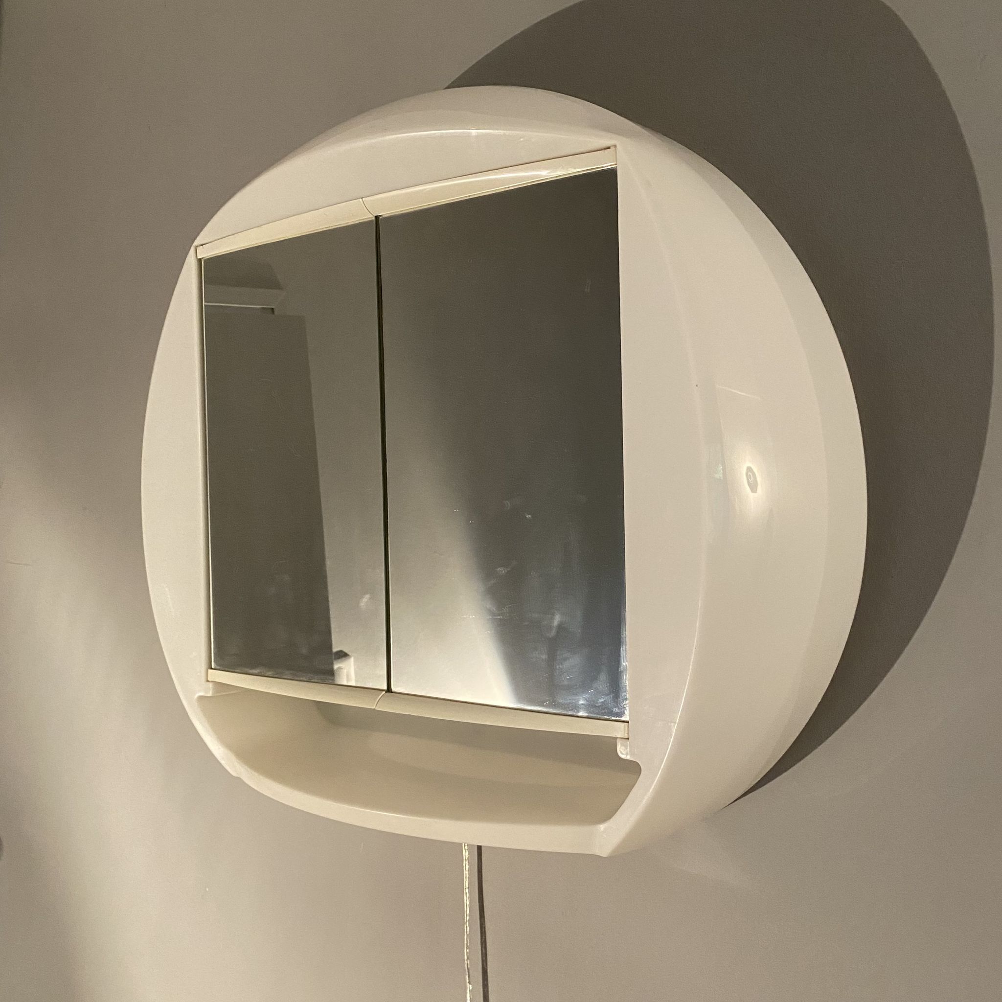 Pierre Paulin's toilet cabinet for Allibert, France 1970