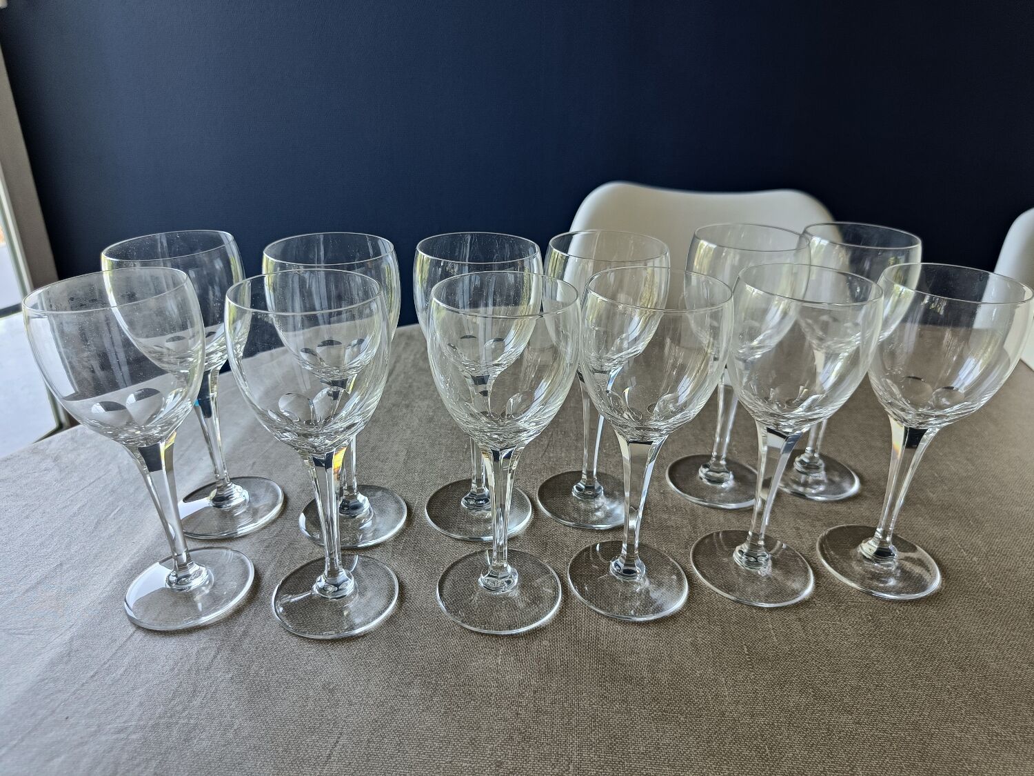 12 verres à vin Lalique modèle Tuileries