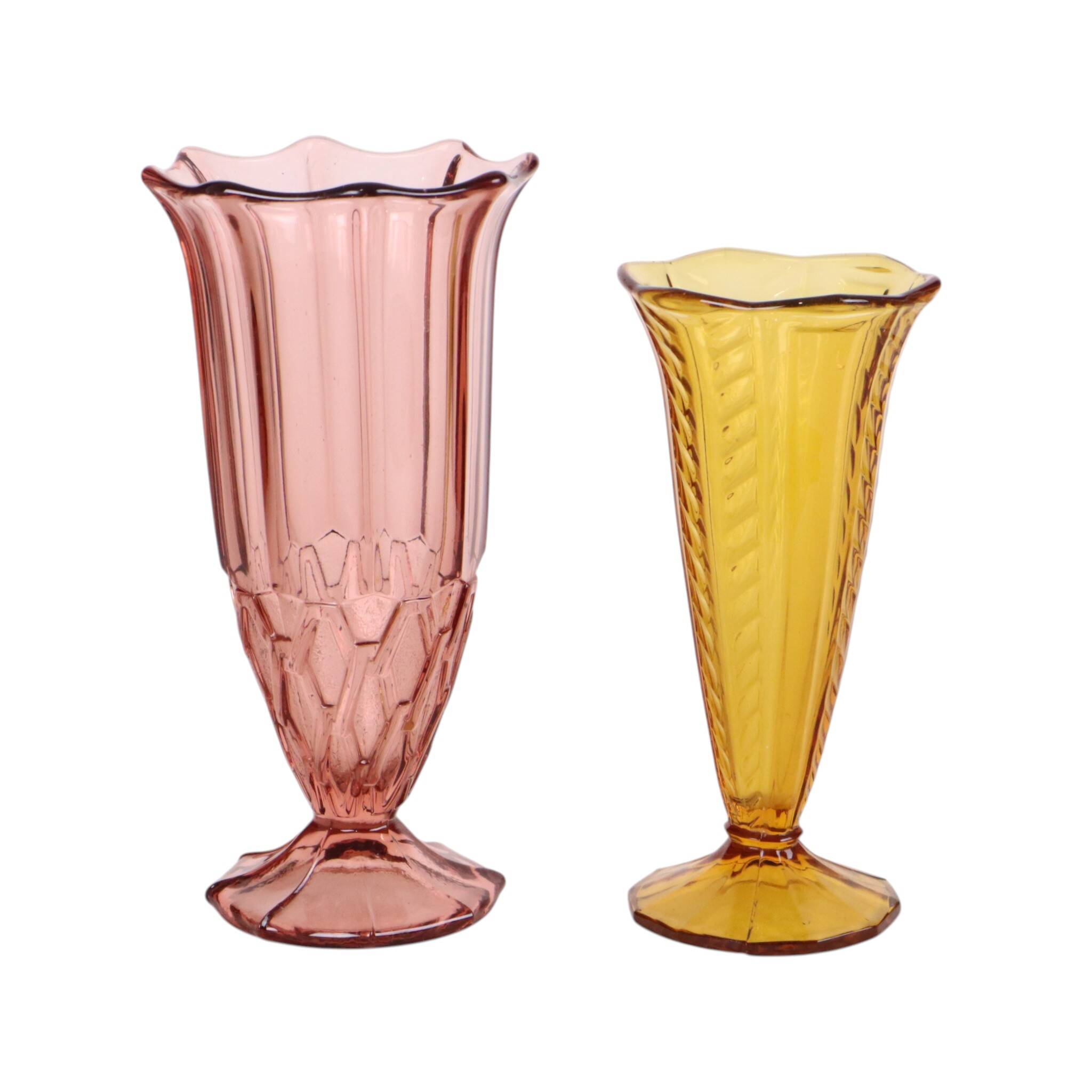 Paire de vases en verre coloré de la période Art Déco