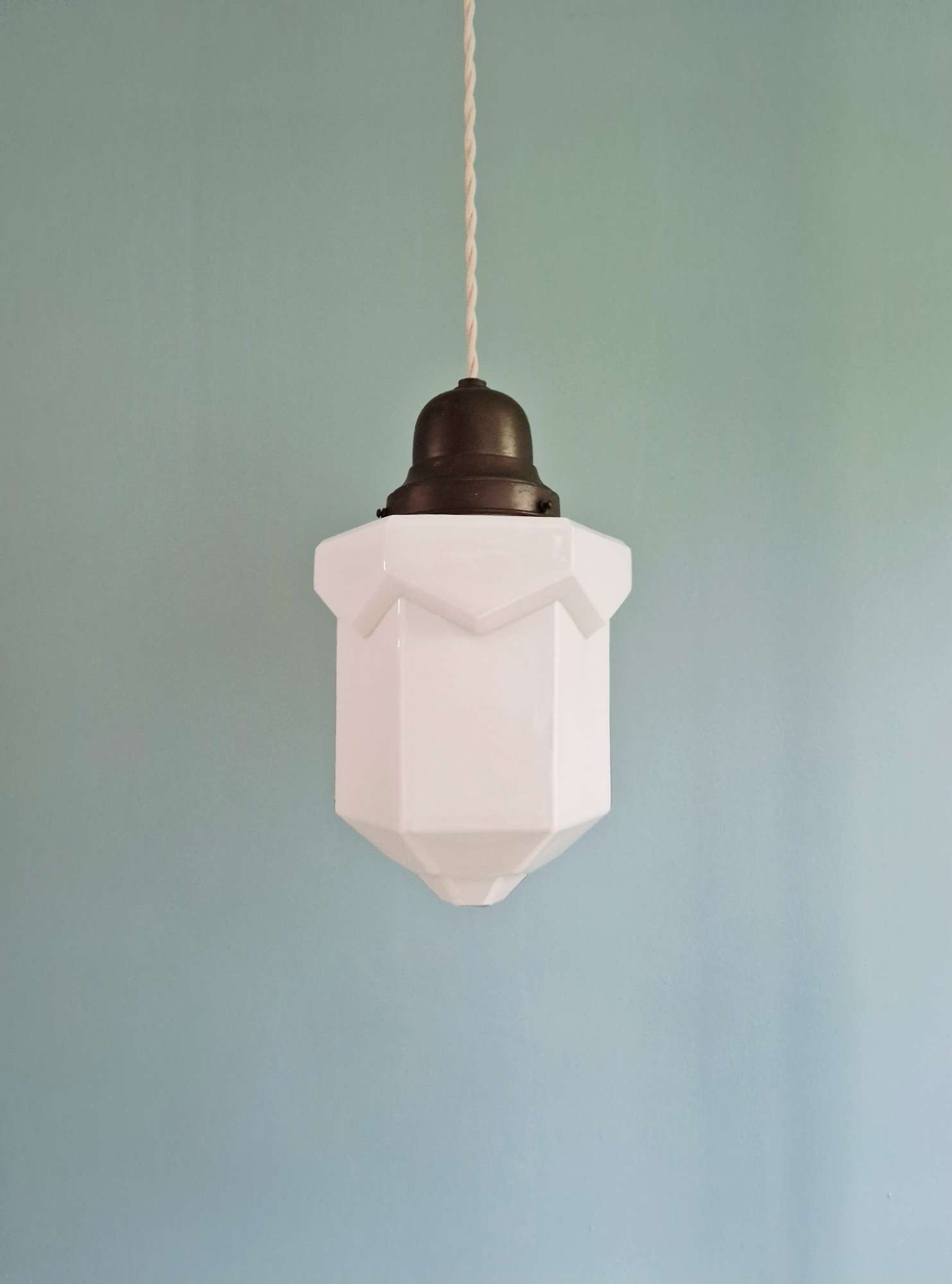 Art Deco Skyscraper Pendant in white opaline, 1920-30