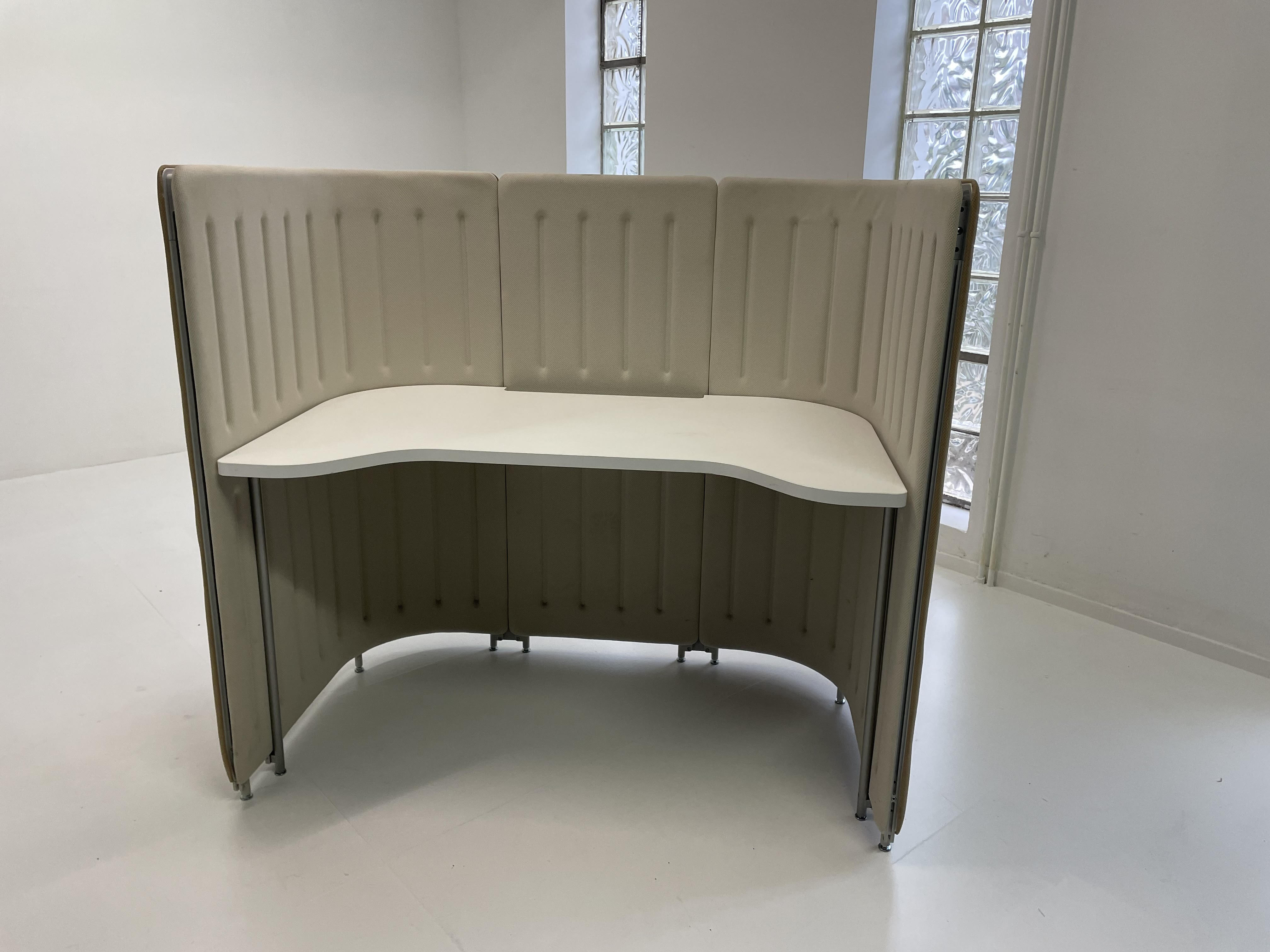 Alcove desk model Muffle by Okamura