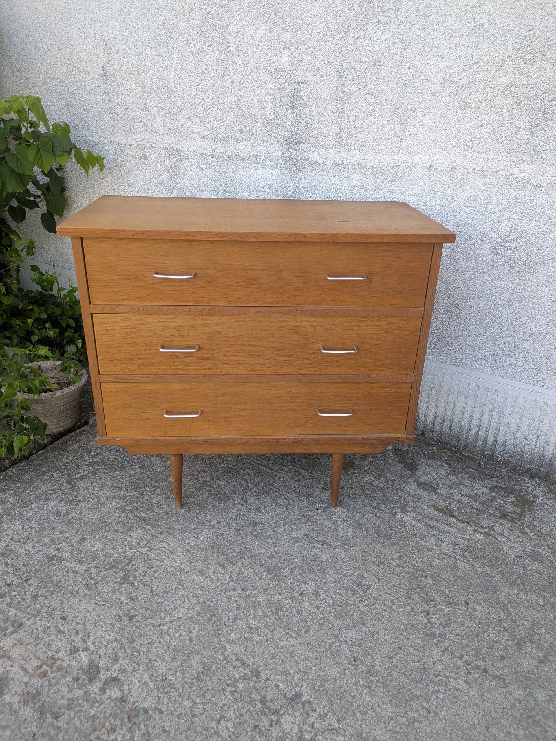 Vintage chest of drawers
